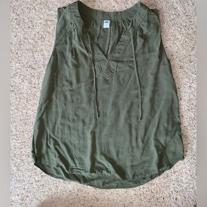 Old Navy Green Sleeveless Blouse size Large
